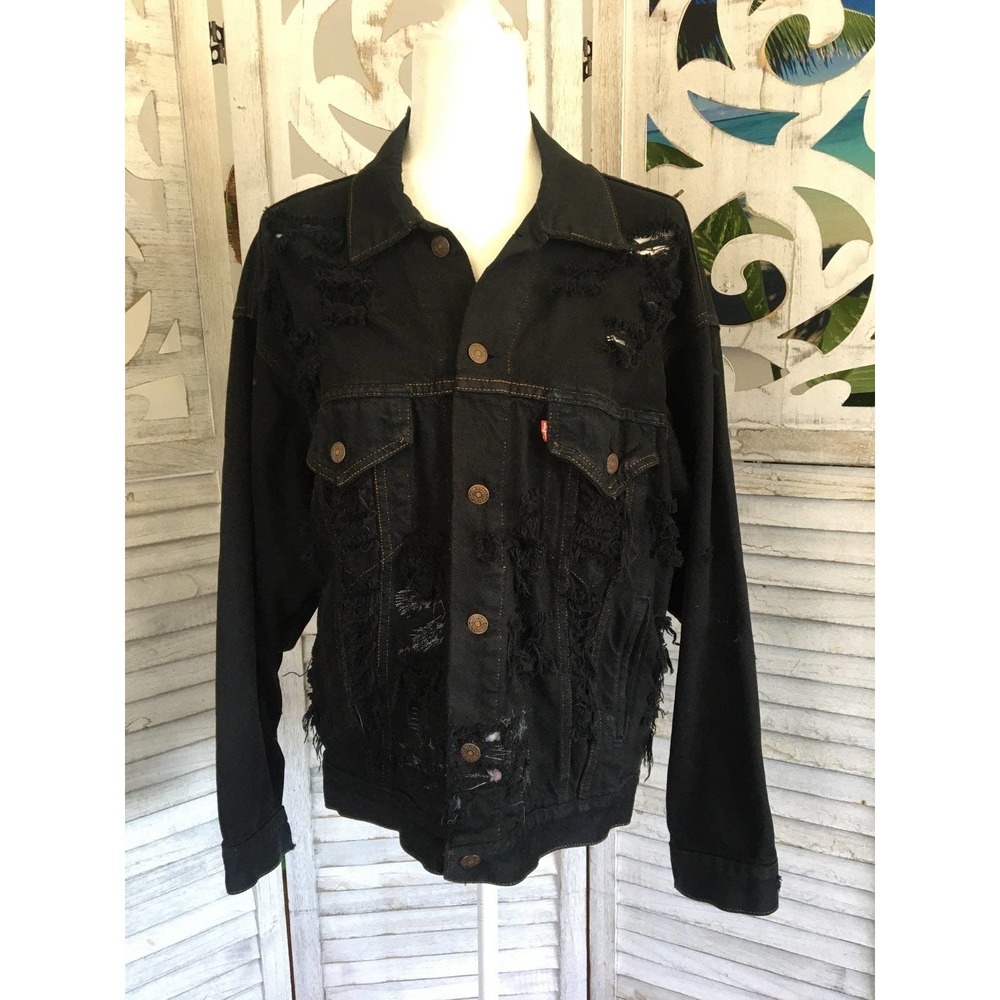 LEVI’S Distressed black jacket